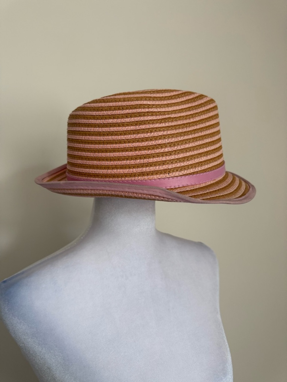 Som-Her fedora size large tan and brown with a pink trim